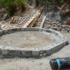 Zome cimientos con bloques reciclados